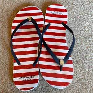 Abercrombie & Fitch flip flops size 8 - nautical